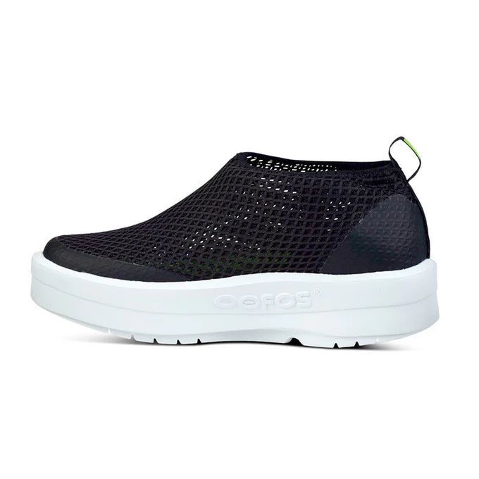 OOFOS / WOMEN'S OOMEGA CHUKKA - WHITE/BLACK – ROCK STEPPERS